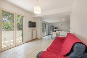 Living area - Two-bedroom, two-bathroom penthouse in Gallipoli CVG37 (Gallipoli)