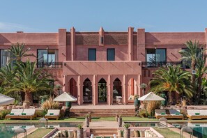 Exterior - Villa Dihya pool and jacuzzi - My Rental Homes (Marrakesh)
