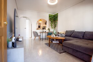 Living area - House in Quesada with sea views, lots of peace and quiet. Newly renovated, roof terrace & pool (Ciudad Quesada)