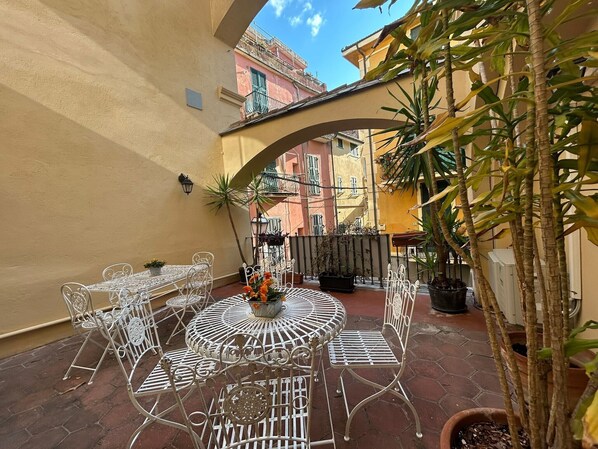 Outdoor dining - Duke Room in Pietra Ligure Castle (Pietra Ligure)