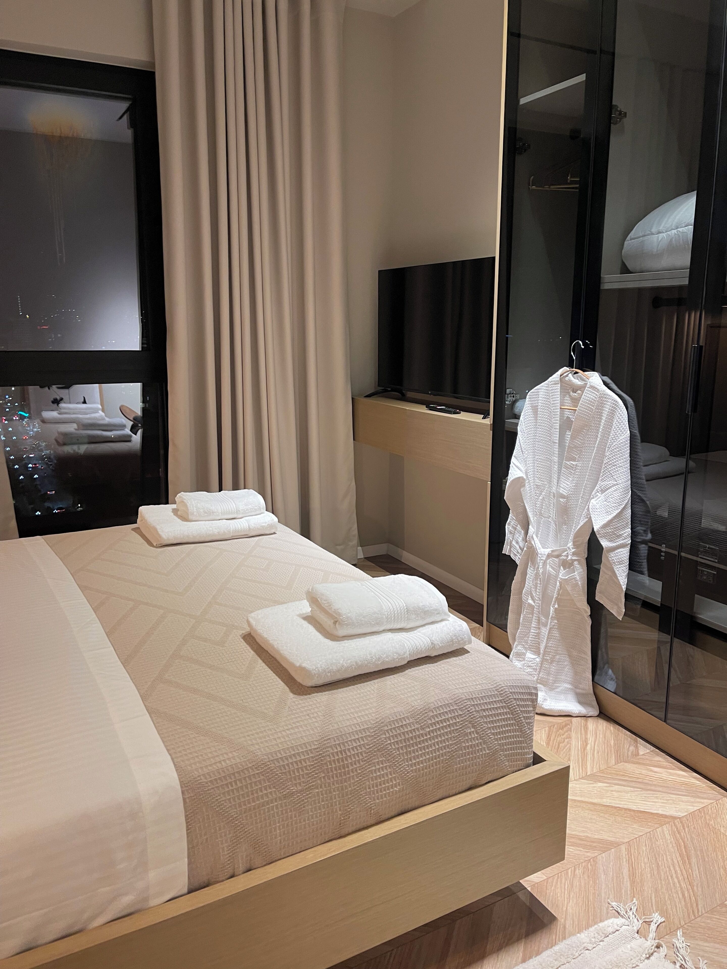 Superior Apartment, Balcony, City View