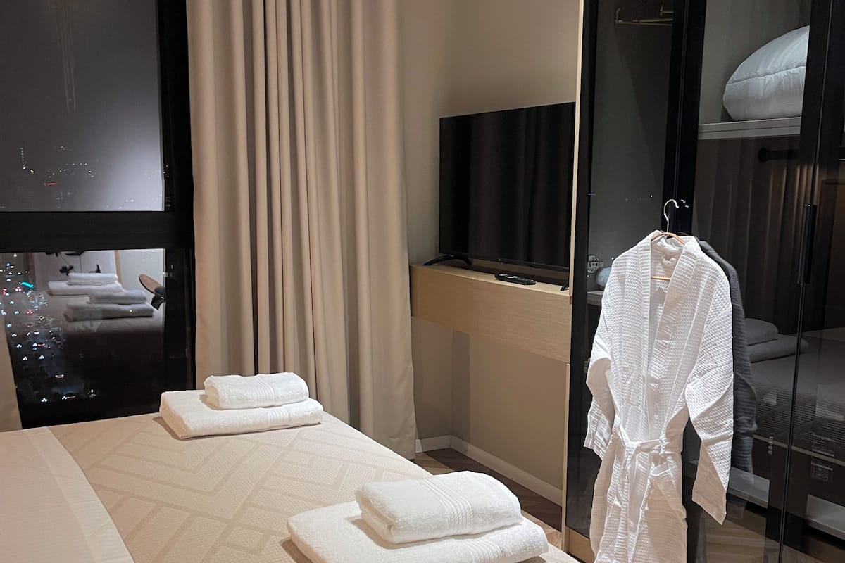 ซูพีเรียอพาร์ทเมนท์, ระเบียง, วิวเมือง