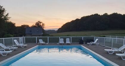 GĂźte 20 couchages avec piscine et grand parc