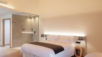 Phòng đôi hoặc 2 giường đơn Premium, quang cảnh núi | Bộ đồ giường cao cấp, minibar, két bảo mật tại phòng