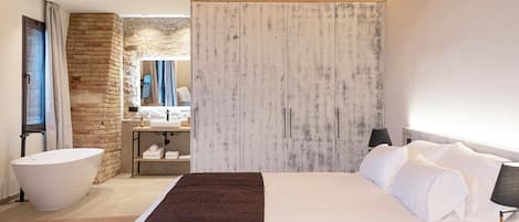 Premium Double or Twin Room, Patio, Mountain View