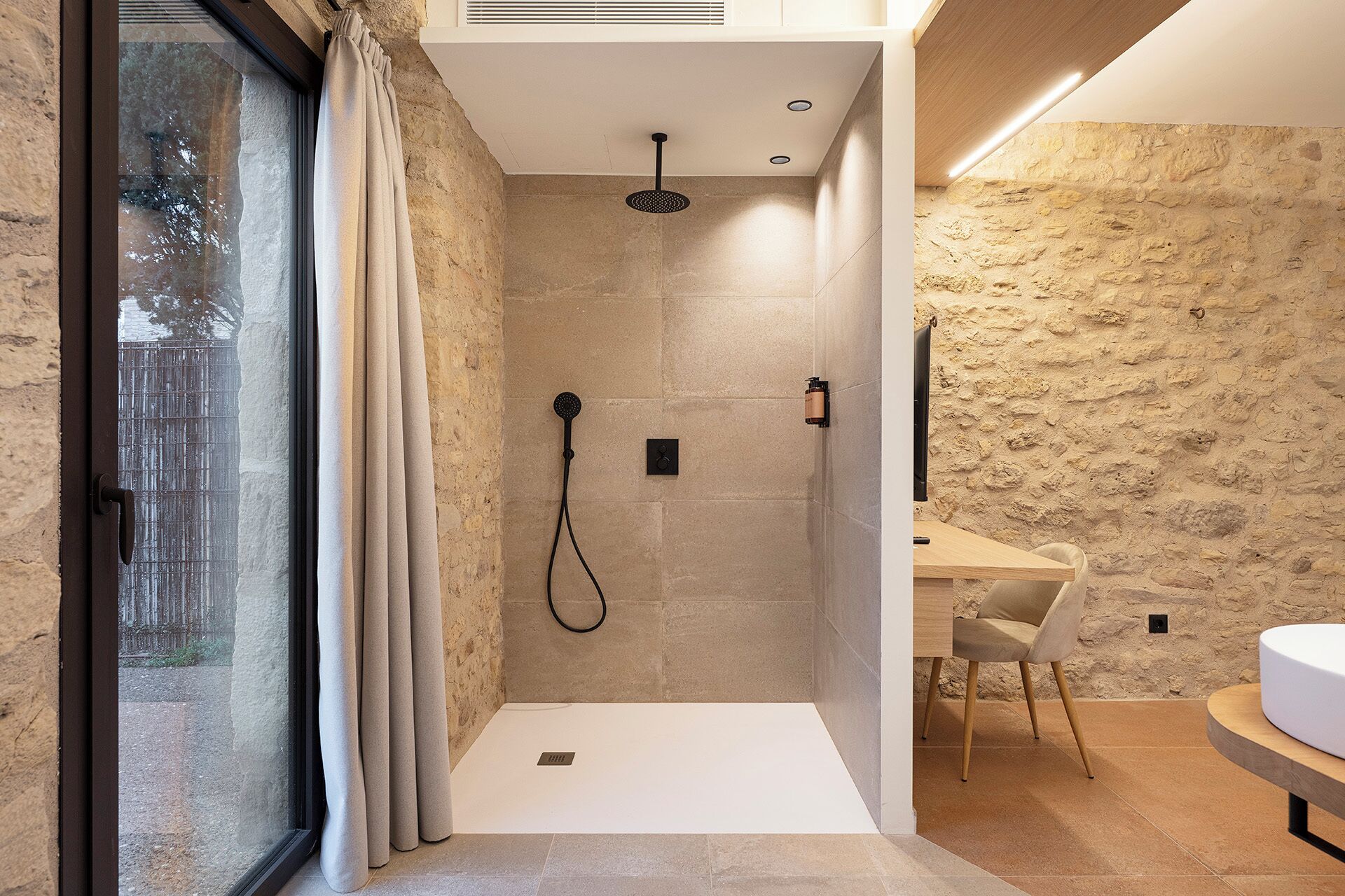 Suite, Patio, Garden View | Bathroom