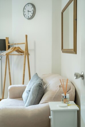 Living area - Marvelous 2-bedroom apartment in London perfect for your stay (London)