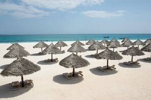 Beach - Gold Zanzibar Beach House and Spa (Kendwa)
