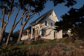 Exterior - Villa Les Ondes – Exceptional Sea View - Prime Location in Normandy (Saint-Pair-sur-Mer)