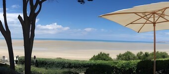Villa Les Ondes – Exceptional Sea View - Prime Location in Normandy