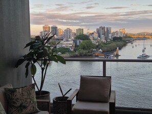 Deluxe Apartment, River View | Property grounds - Tropical City Escape (Brisbane)