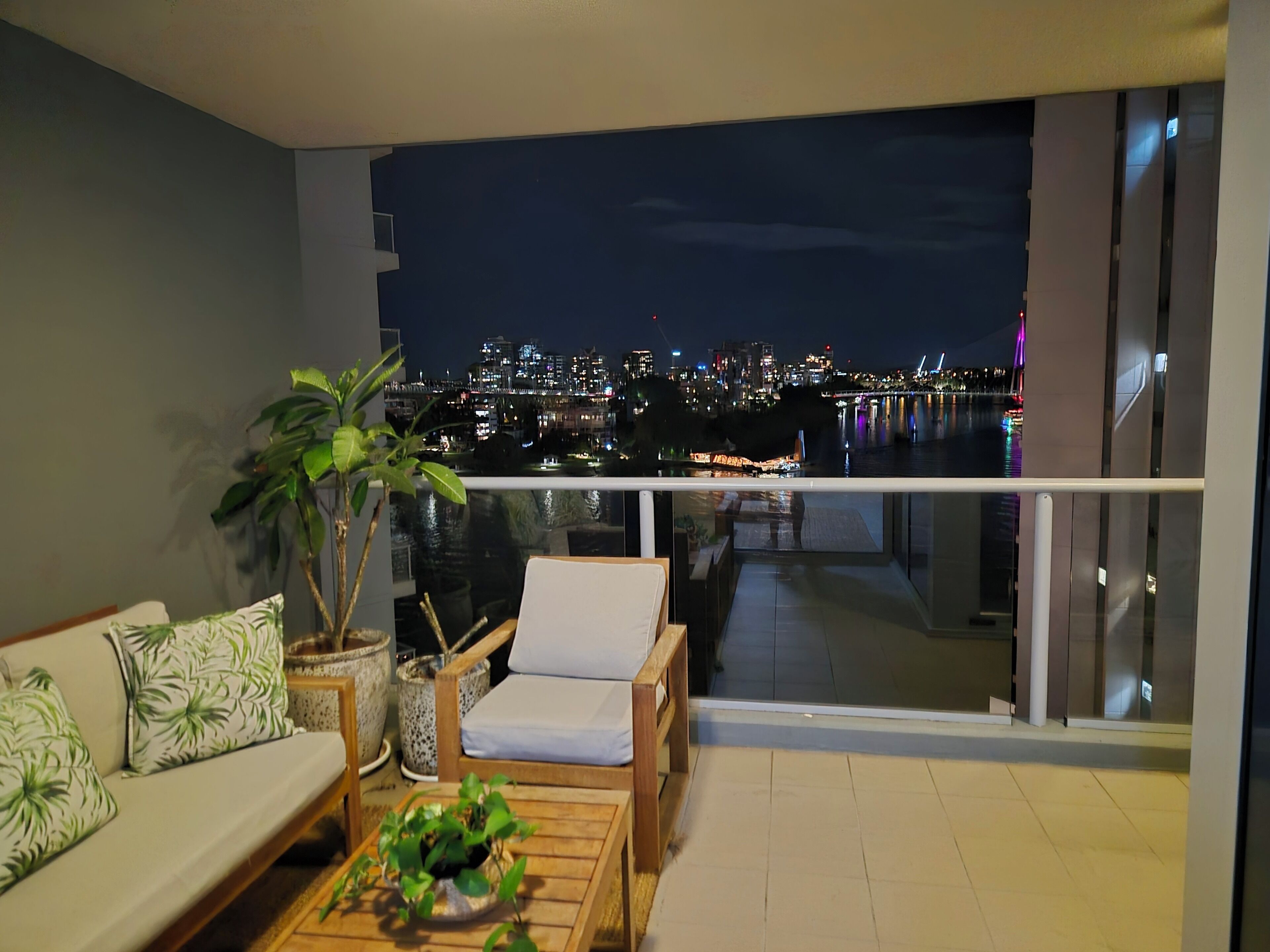 Deluxe-Apartment, Flussblick | Unterkunftsgelände