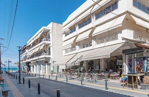 Khu ẩm thực ngoài trời