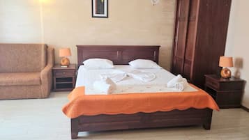 Quadruple Room, Balcony, City View