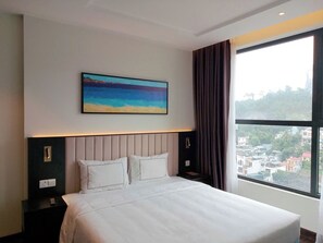 Căn hộ Cao cấp, 2 phòng ngủ, ban công | Bàn, truy cập Internet không dây miễn phí 