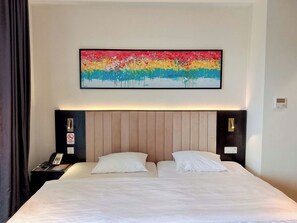 Desk, free WiFi - Melody Home - Sapphire Ha Long (Ha Long)