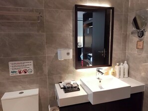 Luxury Apartment, 1 King Bed, Balcony, City View | Bathroom | Shower, hair dryer, towels, soap - Melody Home - Sapphire Ha Long (Ha Long)
