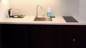 Peti sejuk mini, alat memasak/pinggan mangkuk/perkakas dapur 