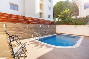 Outdoor pool, sun loungers - Gaia's Residence & Private Pool in Larnaca (Larnaca)