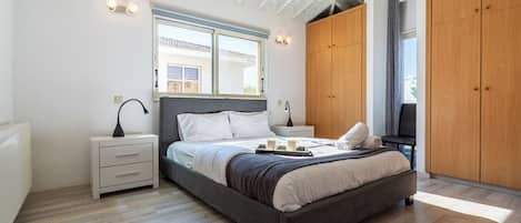 Maison Confort, 4 chambres, piscine privée, vue sur la ville