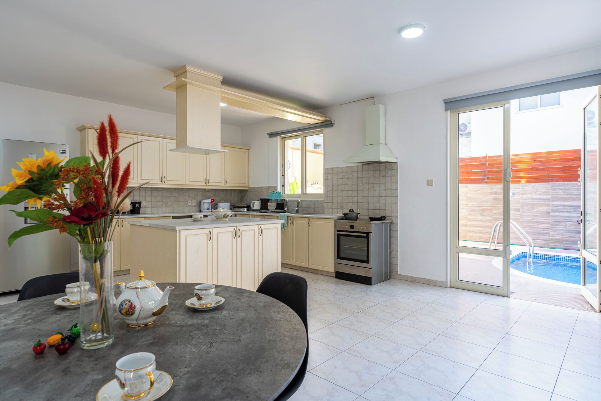 Maison Confort, 4 chambres, piscine privée, vue ville | Cuisine privée