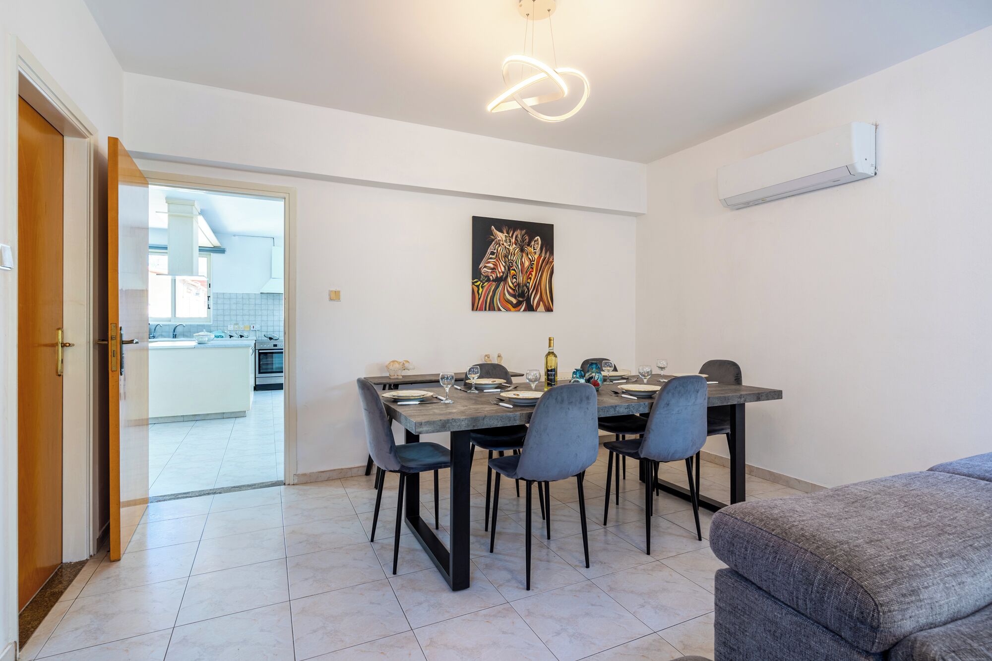 Comfort House, 4 Bedrooms, Private Pool, City View | Dining