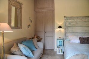 Room - RENTAL FOR TWO! CHARM AND COUNTRYSIDE 4* REFERENCE (Lagnes)