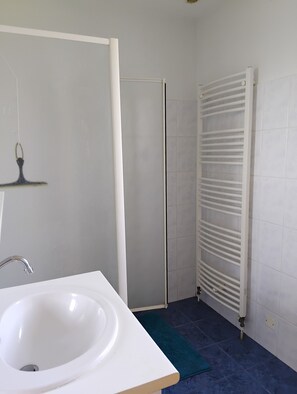 Ducha y secador de pelo