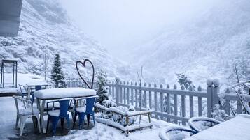 Tempat makan outdoor