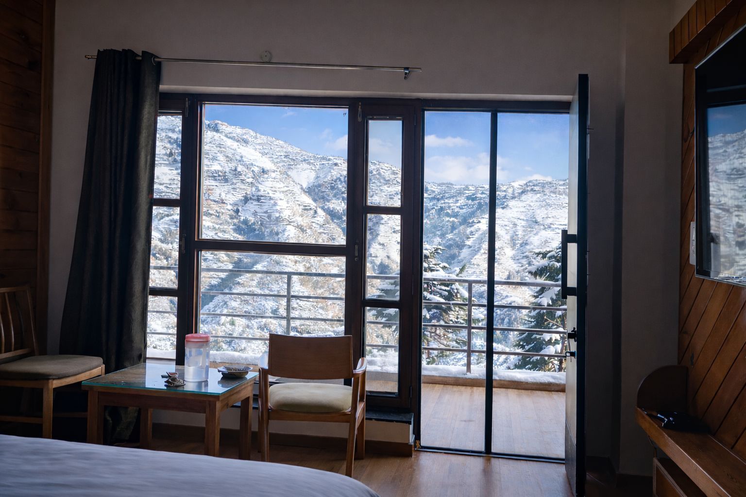Deluxe Suite, Balcony, Mountain View