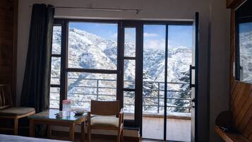 Deluxe Suite, Balcony, Mountain View