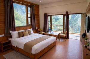 Deluxe Suite, Balcony, Mountain View