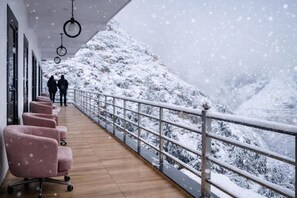 Deluxe Suite, Balcony, Mountain View | Property grounds