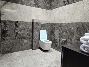 Habitación de lujo | Baño | Pantuflas 