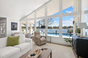 Smart TV, fireplace, video games, ping pong - Palmetto Creek Escape-Boaters Paradise-Luxe-Minutes by boat to Orange Beach (Elberta)