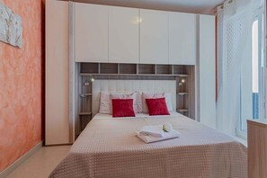 Room - Homiday - Terry's, Two Bedroom Apartment with Balcony (Tortoreto Lido)