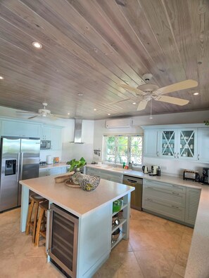 Private kitchen - Madame Jardin 5 Bedroom Villa Above Magazine Beach With Sea View (Calliste)