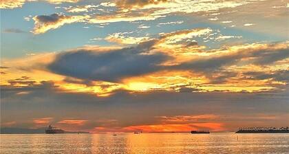 Walk to Beach, Tropical Patio, World Cup, Sleeps 5