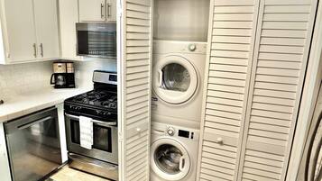 Townhome, Multiple Beds, Patio, Garden View (Heart of Naples) | Laundry