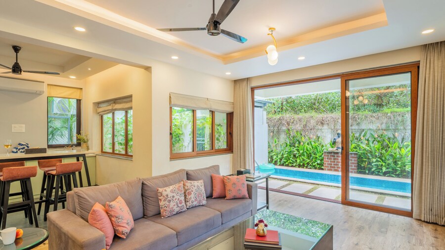 ELIVAAS Villa Valerie 3BHK Pool & Bar