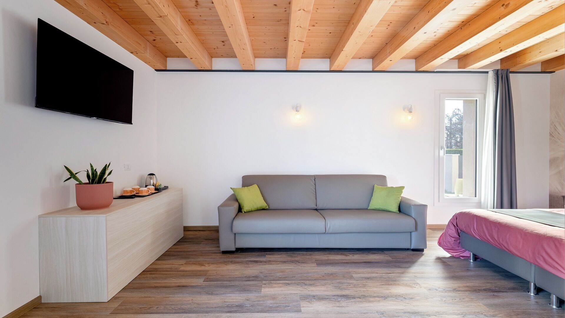 Chambre Quadruple Familiale, vue jardin | Coin séjour
