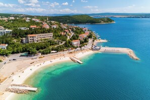 Beach nearby, sun-loungers - Dream holiday home with pool, sea view & private parking space (Jadranovo)