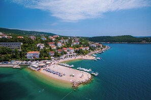 Beach nearby, sun-loungers - Dream holiday home with pool, sea view & private parking space (Jadranovo)