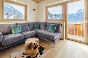 Living area - Vrbo Property (Cortina d'Ampezzo)