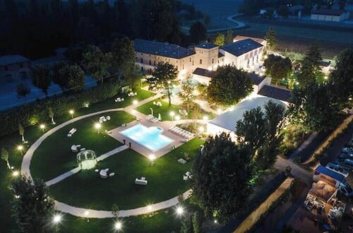Villa La Personala | Historic Villa with Pool in the Modenese Countryside
