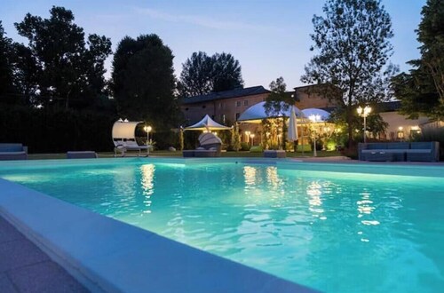 Villa La Personala | Historic Villa with Pool in the Modenese Countryside