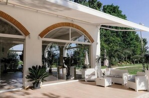 Terrace/patio - Villa La Personala | Historic Villa with Pool in the Modenese Countryside (Mirandola)