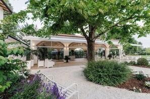 Terrace/patio - Villa La Personala | Historic Villa with Pool in the Modenese Countryside (Mirandola)