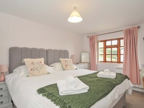 1 bedroom, individually decorated, individually furnished, free WiFi - Casa Mia (St Austell)