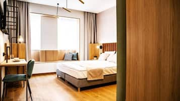 Deluxe Suite, Courtyard View